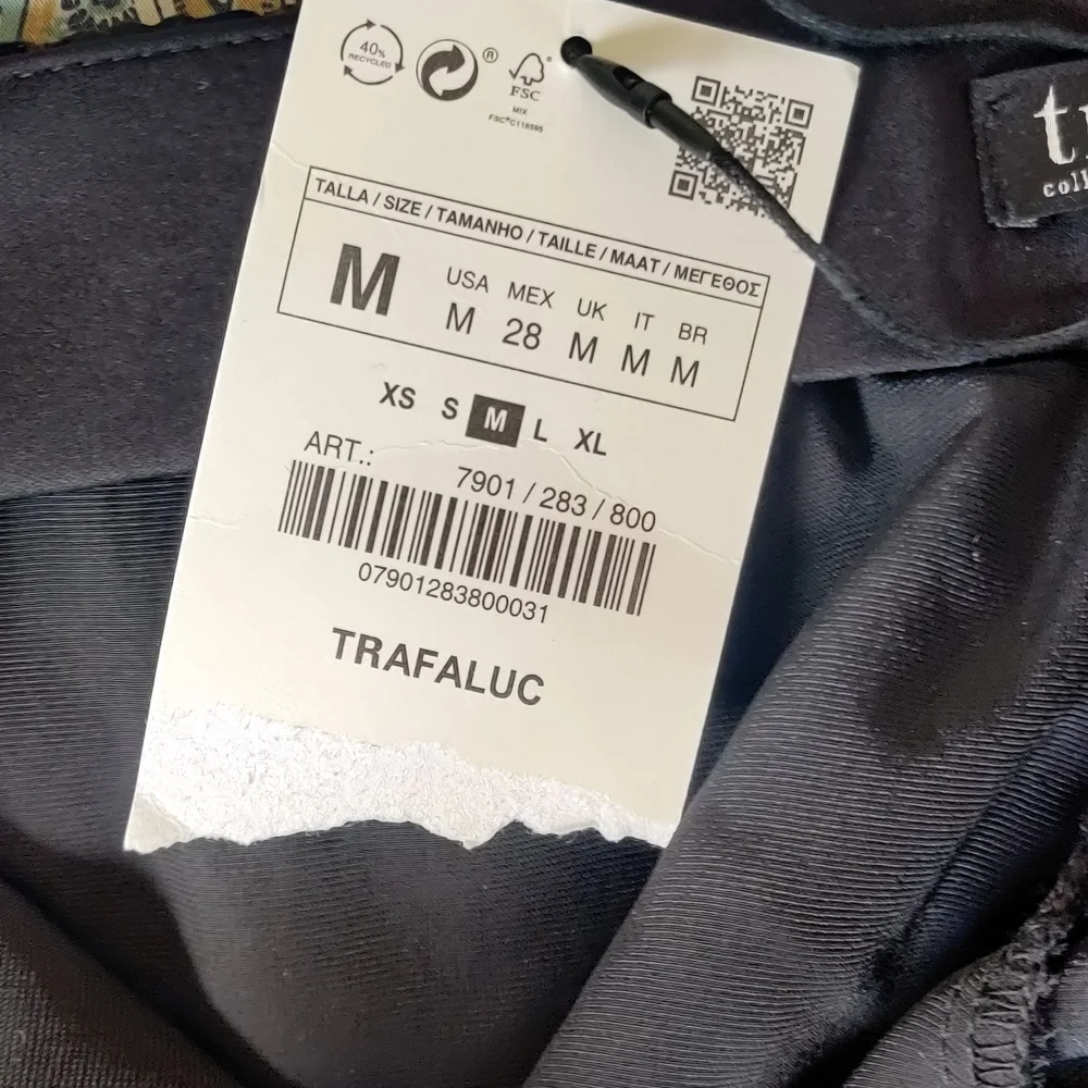 Zara Black Textured Velvet Pants - Picture 9 of 16